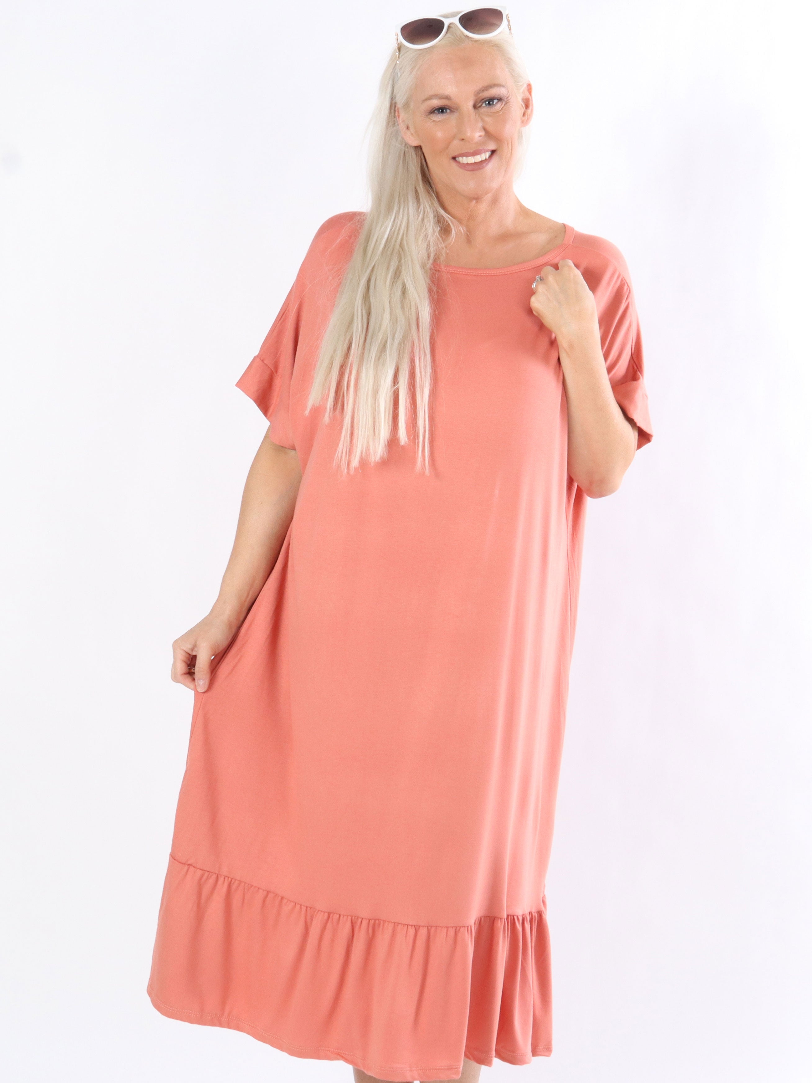 Marisol - Armégrön jerseyklänning med liten volangkant